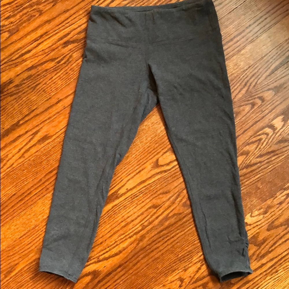 Lululemon capri - Picture 3 of 5